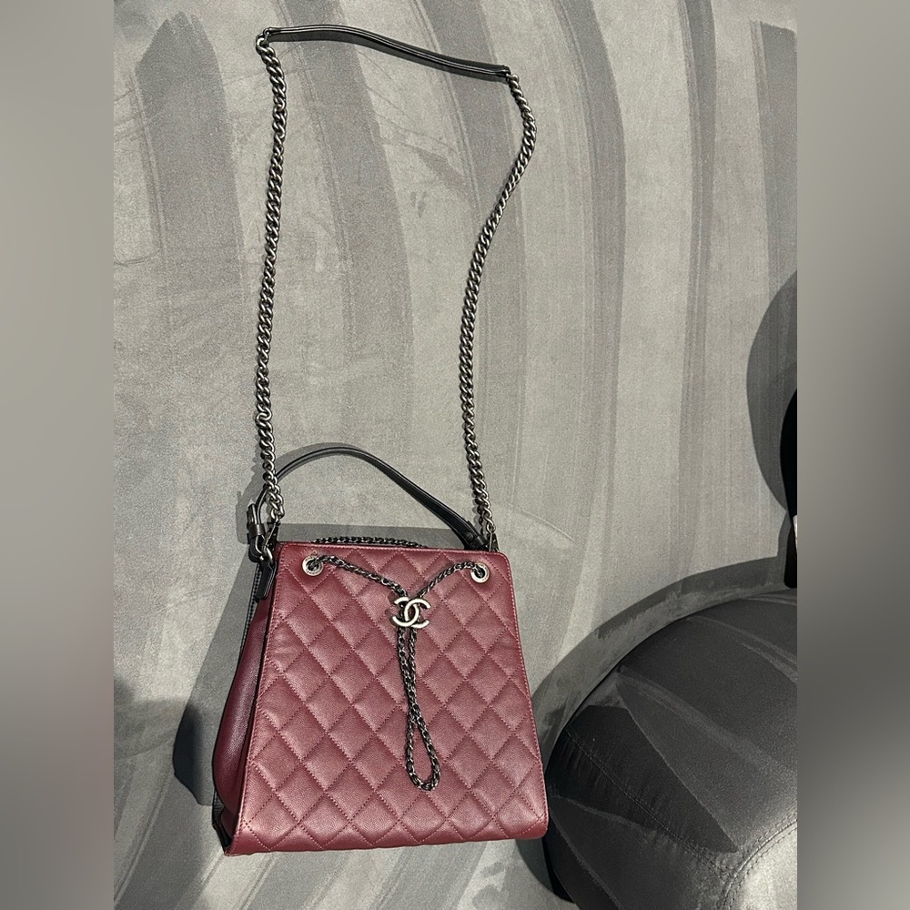 Chanel
Chain Buckle Drawstring Bag